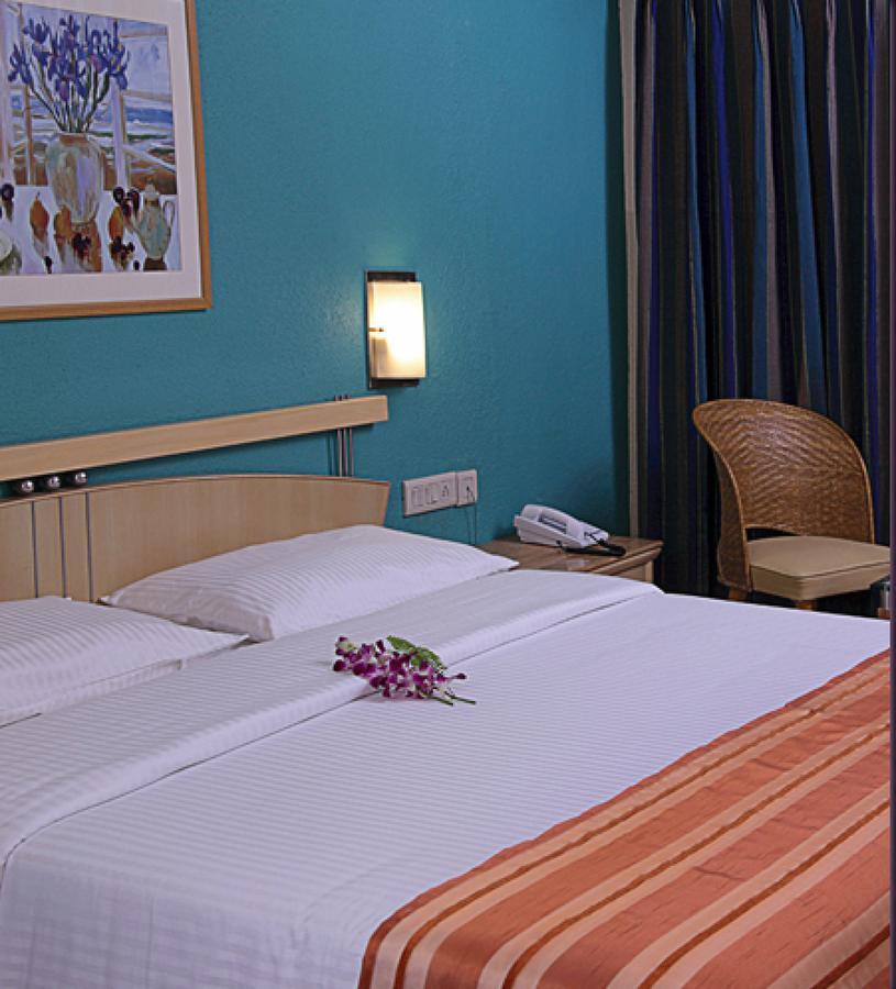 The Royal Orchid Hotel, Chembur Мумбай Екстериор снимка